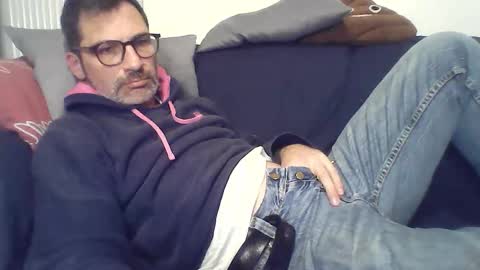 Snapshot of masterp17 chatting on 11/12/25, 04:18 Master P online show from 11/12/25, 04:18