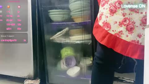 SuSu online show from 11/25/25, 03:01