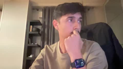 Snapshot of matahavi chatting on 11/10/25, 06:18 Aaron online show from 11/10/25, 06:18