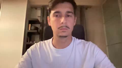 Snapshot of matahavi chatting on 11/19/25, 09:48 Aaron online show from 11/19/25, 09:48