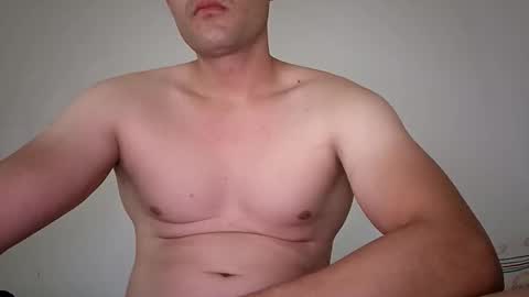 Snapshot of mateo2803 chatting on 03/19/26, 05:00 mateo2803 online show from 03/19/26, 05:00