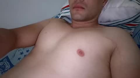 Snapshot of mateo2803 chatting on 03/23/26, 05:00 mateo2803 online show from 03/23/26, 05:00