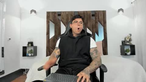 Snapshot of mateo_dilucajs1 chatting on 10/17/25, 10:23 mateo_dilucajs1 online show from 10/17/25, 10:23