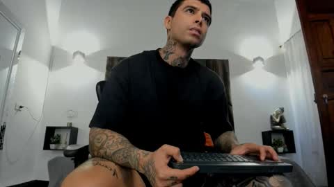 Snapshot of mateo_dilucajs1 chatting on 11/29/25, 10:18 mateo_dilucajs1 online show from 11/29/25, 10:18