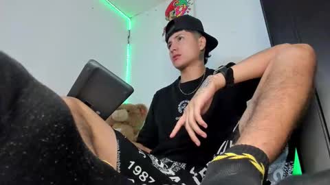 mateo_escobar online show from 12/02/25, 02:50