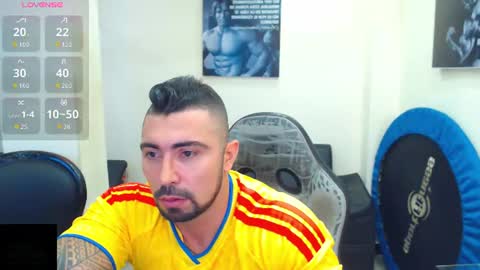 Snapshot of mateosexyhot22 chatting on 06/17/26, 05:36 Mateo online show from 06/17/26, 05:36