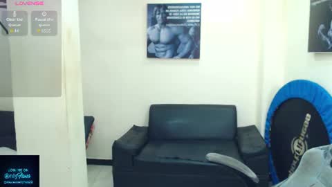 Snapshot of mateosexyhot22 chatting on 06/19/26, 06:23 Mateo online show from 06/19/26, 06:23