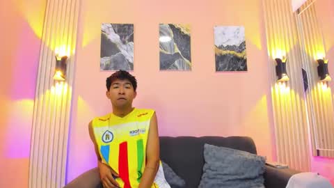 Snapshot of matheodark_ chatting on 05/19/26, 12:11 matheodark_ online show from 05/19/26, 12:11