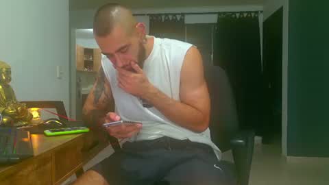 Snapshot of matheusbeard2 chatting on 06/27/26, 02:38 Matheus online show from 06/27/26, 02:38