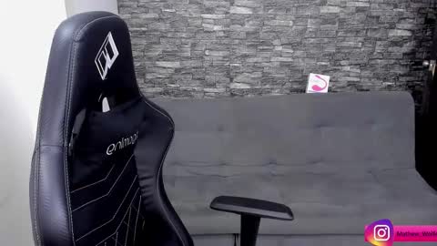 Mathew Independent model online show from 11/04/25, 07:02