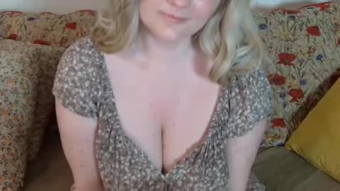 Snapshot of mathilde_solveig chatting on 02/09/25, 01:55 mathilde_solveig online show from 02/09/25, 01:55