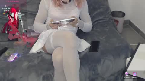 Snapshot of mathurin37 chatting on 01/25/25, 11:23 LooLa online show from 01/25/25, 11:23