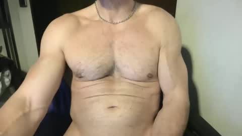 Snapshot of matiasmartin2030 chatting on 04/20/26, 12:57 MatiasMatureMuscle online show from 04/20/26, 12:57