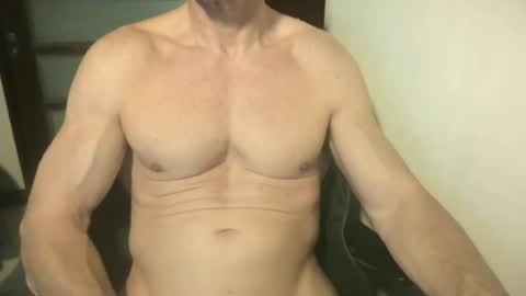 Snapshot of matiasmartin2030 chatting on 07/01/26, 12:34 MatiasMatureMuscle online show from 07/01/26, 12:34