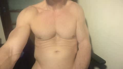 Snapshot of matiasmartin2030 chatting on 07/11/26, 11:28 MatiasMatureMuscle online show from 07/11/26, 11:28