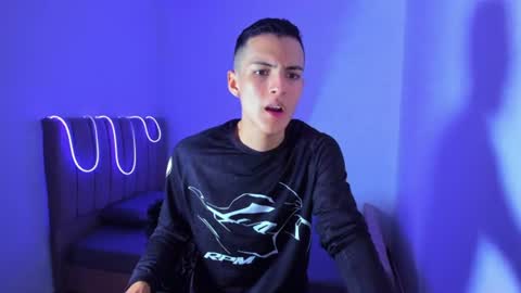 Snapshot of matiius18 chatting on 06/20/26, 03:15 Matias online show from 06/20/26, 03:15