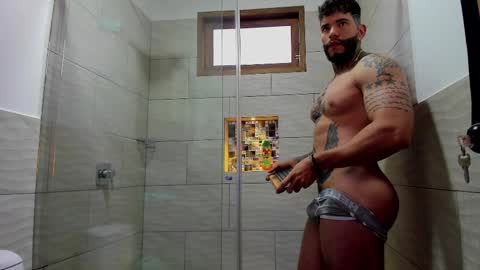 matius foxter online show from 10/10/25, 10:42