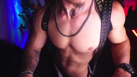 Snapshot of matiusdf chatting on 04/21/26, 01:53 matius online show from 04/21/26, 01:53