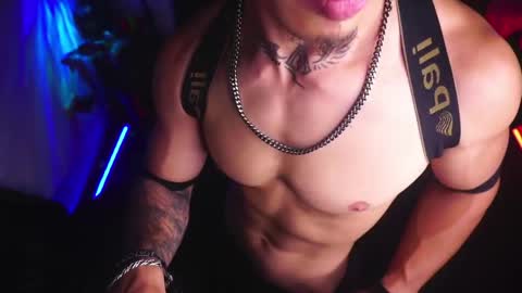 Snapshot of matiusdf chatting on 04/25/26, 03:20 matius online show from 04/25/26, 03:20