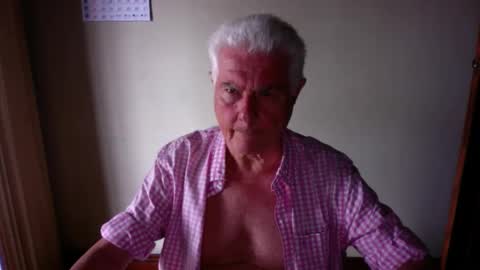 Snapshot of matlik chatting on 09/25/25, 08:23 matlik online show from 09/25/25, 08:23