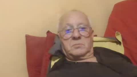 Snapshot of matricule4246 chatting on 11/07/25, 12:21 joyaam79 online show from 11/07/25, 12:21