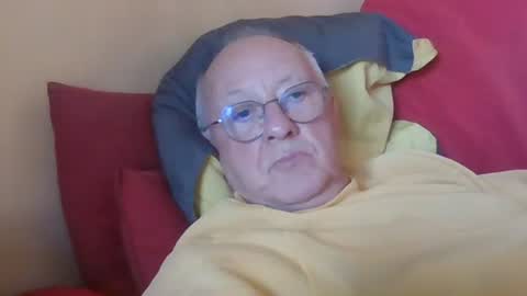 Snapshot of matricule4246 chatting on 11/11/25, 12:27 joyaam79 online show from 11/11/25, 12:27