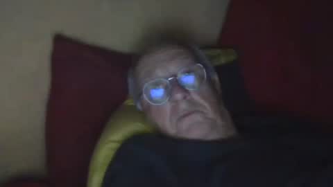 Snapshot of matricule4246 chatting on 12/13/25, 08:04 joyaam79 online show from 12/13/25, 08:04