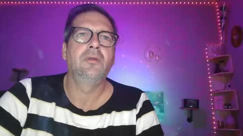 matrike1 online show from 10/31/25, 07:48