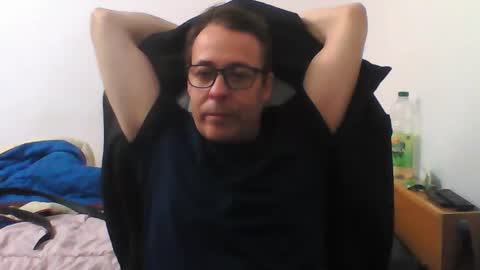 Snapshot of matrixmad chatting on 11/13/25, 06:40 matrixmad online show from 11/13/25, 06:40