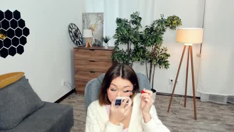 Kate online show from 11/21/25, 10:58