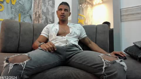 Snapshot of matt11beefycock chatting on 12/14/24, 12:44 ANDRES online show from 12/14/24, 12:44