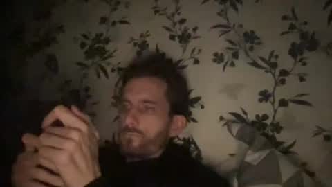 Snapshot of mattcarta chatting on 12/19/25, 01:01 mattcarta online show from 12/19/25, 01:01