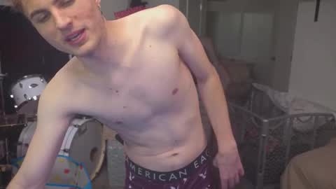 Snapshot of mattcashxxx chatting on 12/19/25, 02:29 Matt Cash online show from 12/19/25, 02:29
