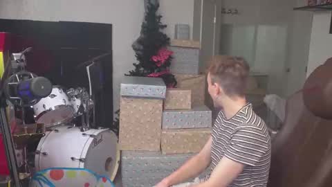 Snapshot of mattcashxxx chatting on 12/22/25, 02:08 Matt Cash online show from 12/22/25, 02:08