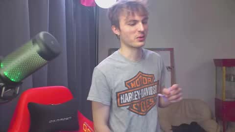 Snapshot of mattcashxxx chatting on 03/02/26, 02:03 Matt Cash online show from 03/02/26, 02:03