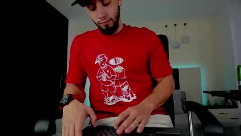 Snapshot of mattdevon chatting on 12/02/25, 04:51 Matt online show from 12/02/25, 04:51