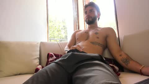 Snapshot of mattdevon7 chatting on 03/31/26, 03:23 mattdevon7 online show from 03/31/26, 03:23