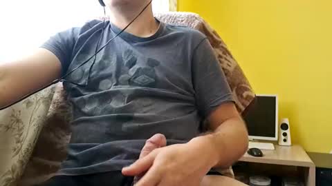 Snapshot of mattek89 chatting on 12/04/25, 10:13 mattek89 online show from 12/04/25, 10:13