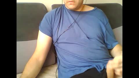 Snapshot of mattek89 chatting on 12/15/25, 09:24 mattek89 online show from 12/15/25, 09:24