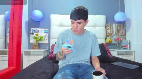 ---Matteo--- online show from 10/28/25, 02:59