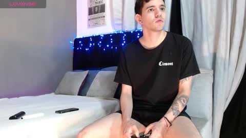 ---Matteo--- online show from 11/30/25, 08:51