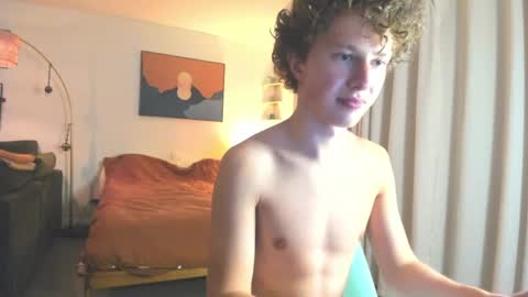 Snapshot of matteo_evans chatting on 04/14/26, 05:46 Matteo online show from 04/14/26, 05:46