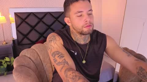 Snapshot of matthew_lennox_ chatting on 03/30/26, 09:05 Matthew online show from 03/30/26, 09:05