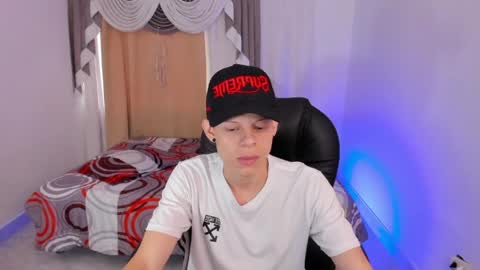 Snapshot of matthewboy_ chatting on 04/29/26, 12:09 MatthewBoy online show from 04/29/26, 12:09