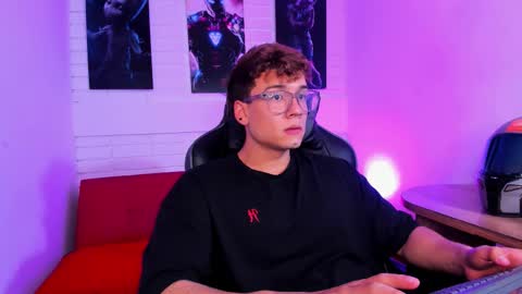 Snapshot of matthewfire1 chatting on 11/01/25, 02:13 matthew online show from 11/01/25, 02:13