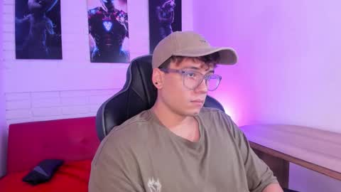 Snapshot of matthewfire1 chatting on 11/02/25, 01:13 matthew online show from 11/02/25, 01:13