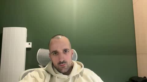 M online show from 11/26/25, 12:22