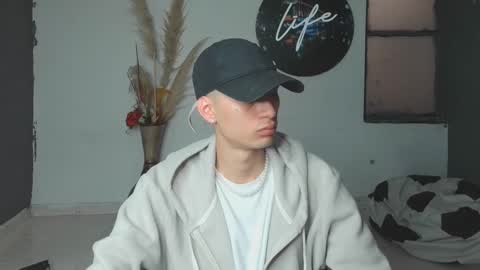 Snapshot of mattias_dantee chatting on 01/26/25, 05:02 mattias online show from 01/26/25, 05:02