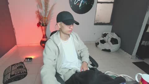 Snapshot of mattias_dantee chatting on 01/27/25, 03:28 mattias online show from 01/27/25, 03:28