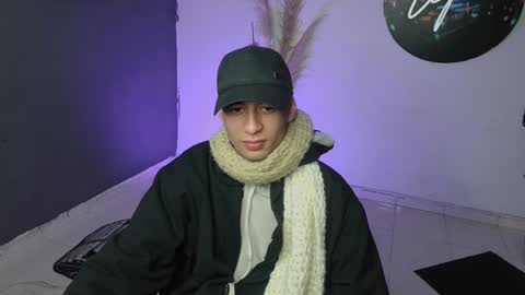 Snapshot of mattias_dantee chatting on 01/28/25, 12:15 mattias online show from 01/28/25, 12:15